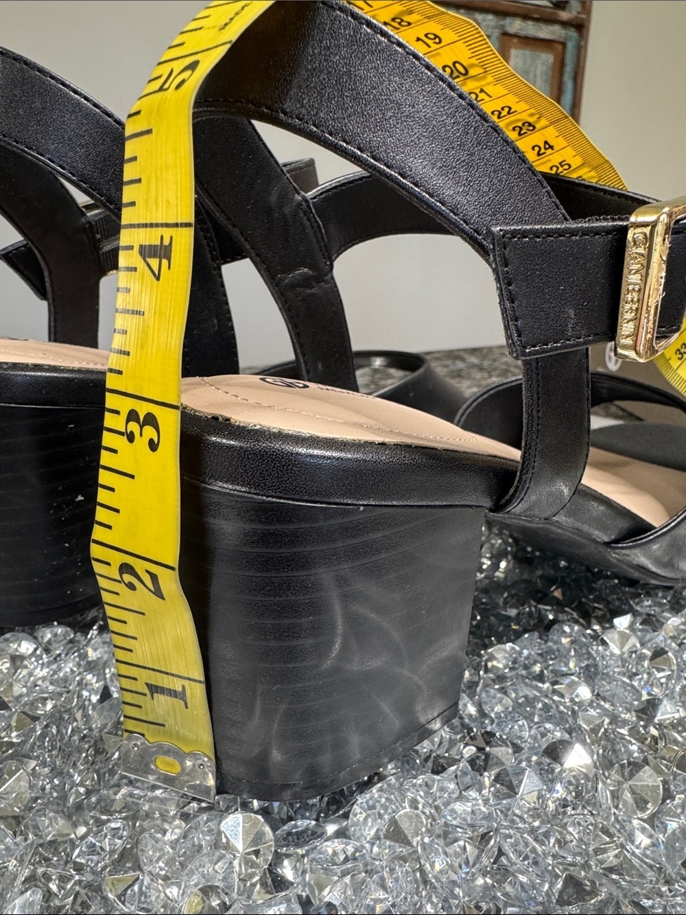 Giani Bernini Black Leather Block Heel Sandals with Gold Buckle NEW 9.5 - Picture 10 of 11
